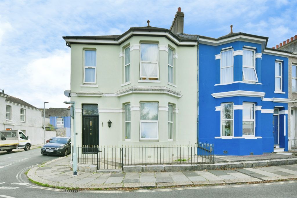 Property photo 1 of 18