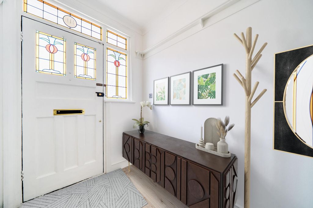 Property photo 2 of 16 Hallway