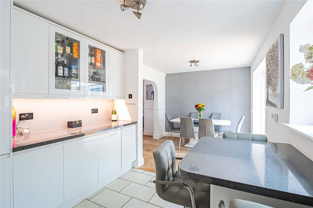 Property photo 3 of 24 Picture No. 11