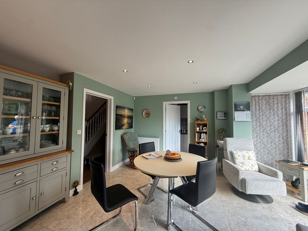 Property photo 3 of 41 Kit5