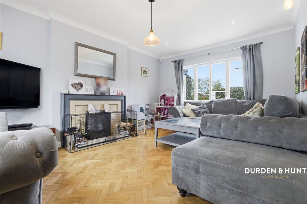 Property photo 2 of 24 Woodside