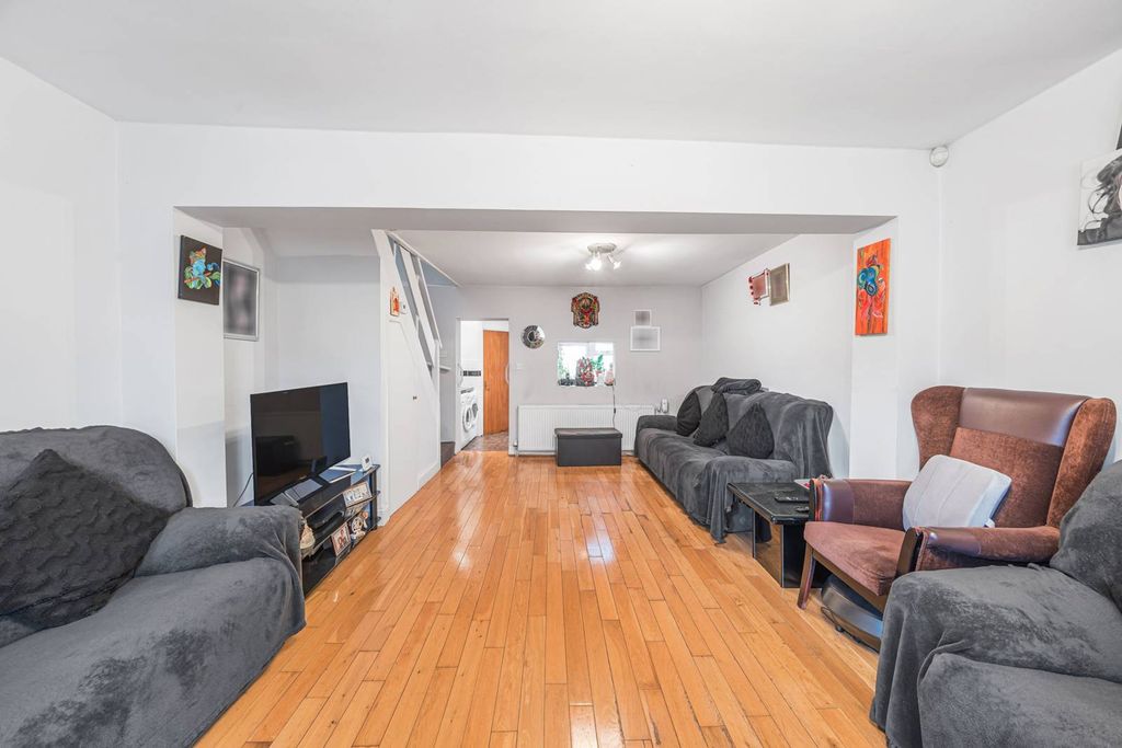Property photo 2 of 9