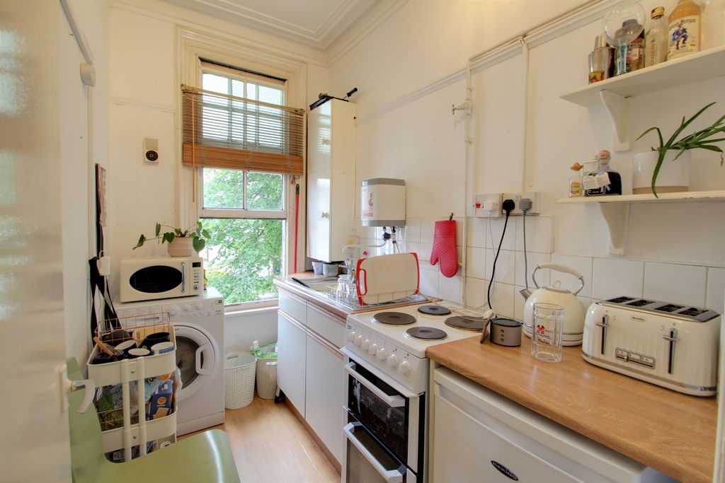 Property photo 3 of 4