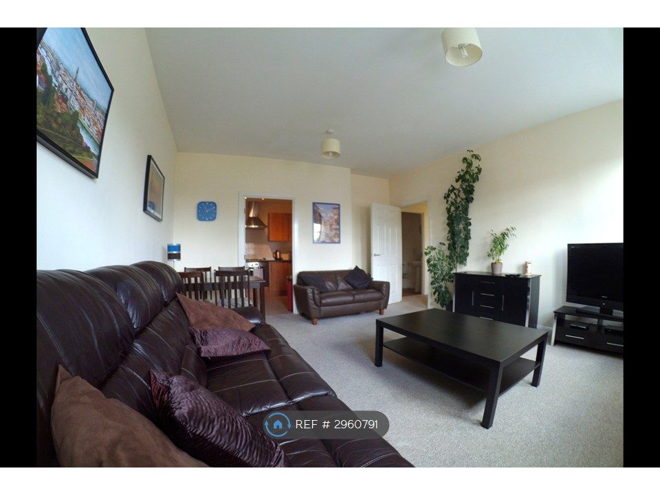 Property photo 2 of 15 Lounge