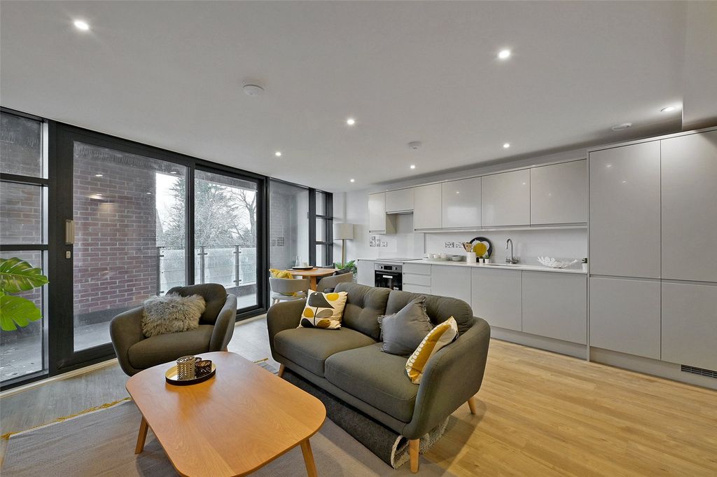 Property photo 1 of 10 Reception Room