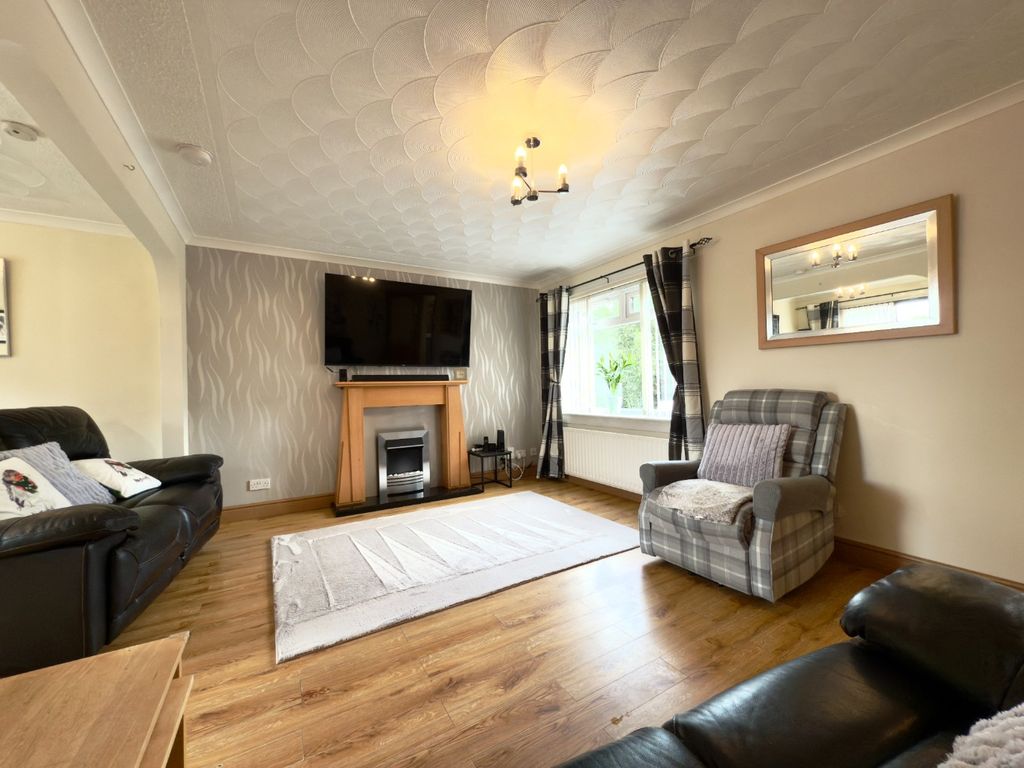 Property photo 2 of 25 4430814