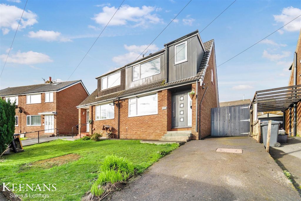 Property photo 3 of 24 14 Radnor.Jpg