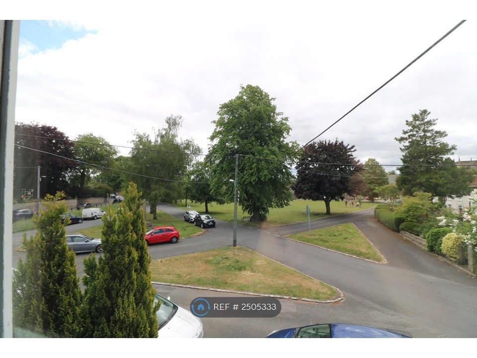 Property photo 2 of 10 Village Green