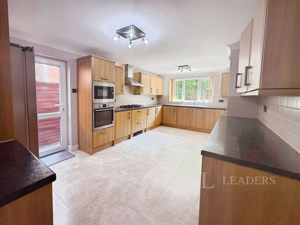 Property photo 3 of 12 Pbox-Img.Jpg
