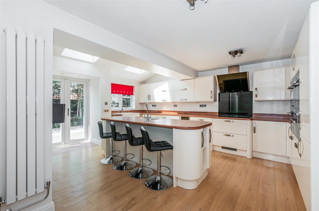 Property photo 3 of 33 19 Wintringham10.Jpg
