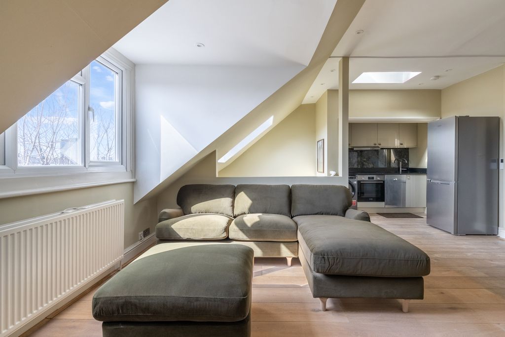 Property photo 2 of 12 Picture 2