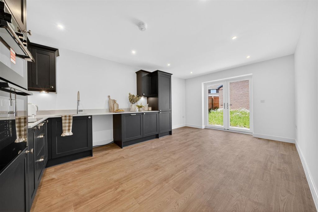 Property photo 2 of 13 2