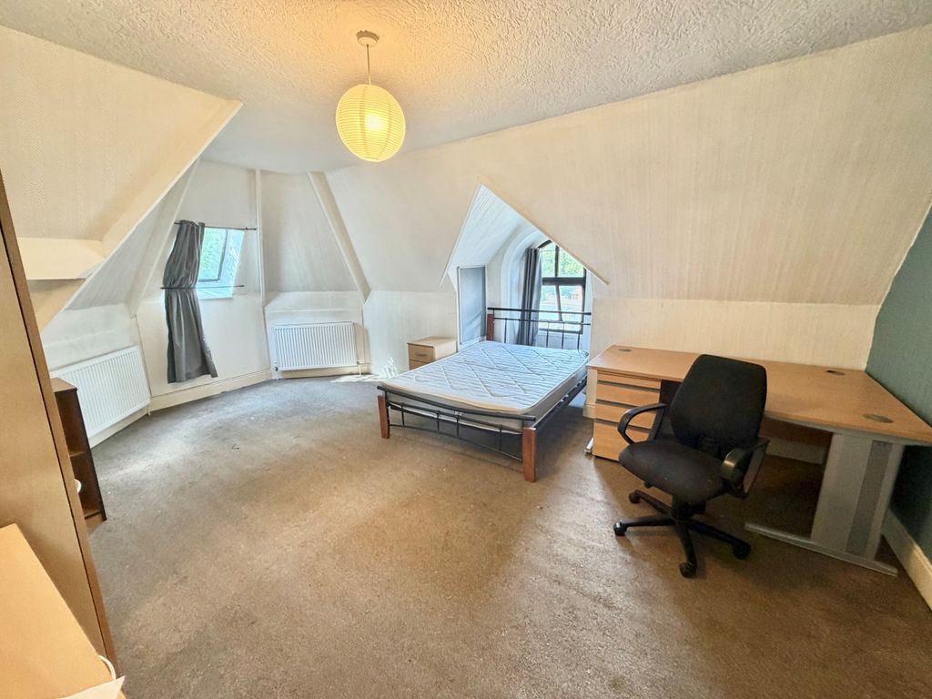Property photo 1 of 13 Image