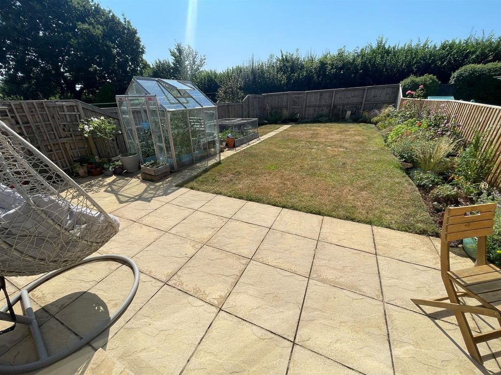 Property photo 3 of 12