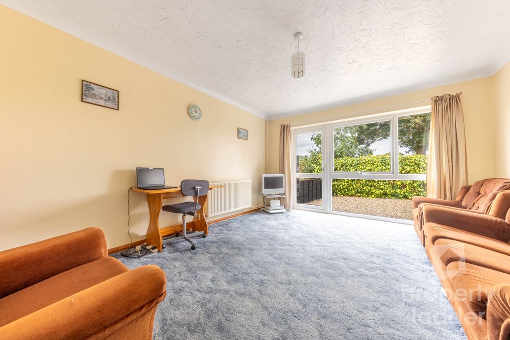 Property photo 3 of 13 Pl
