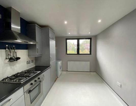 Property photo 3 of 10 60F3E125-C1Af-41A7-A