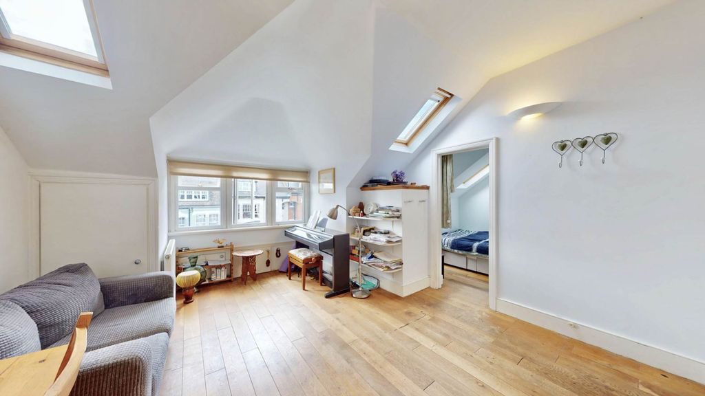 Property photo 2 of 9