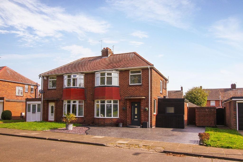 Property photo 1 of 11 External