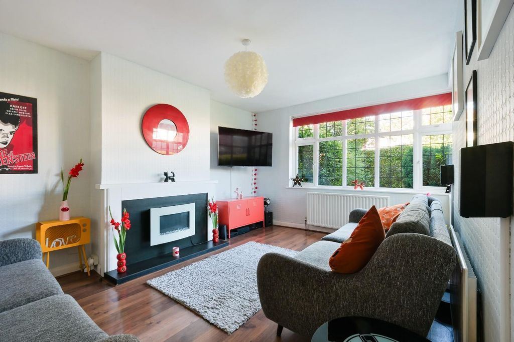 Property photo 2 of 17 Chadacre Road,  (13).Jpg