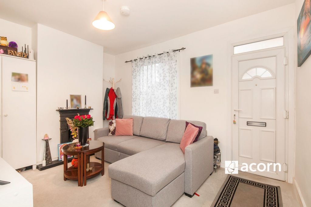 Property photo 2 of 10 0A6B51B5-A0c3-F01...