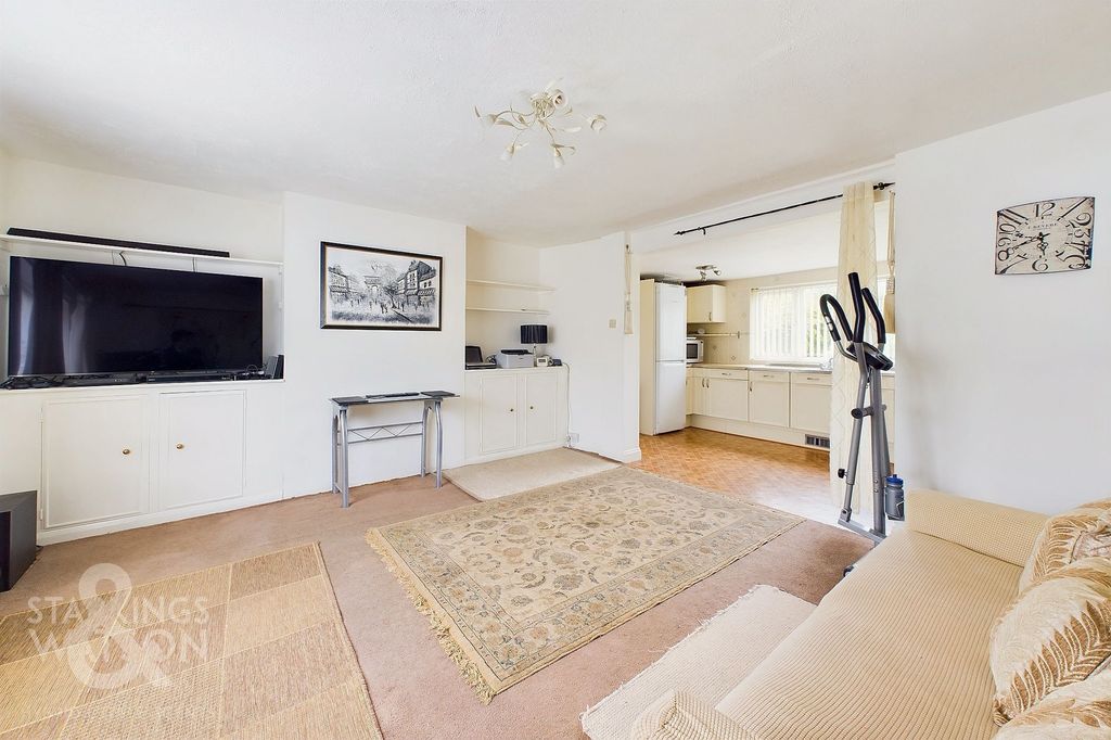 Property photo 2 of 31