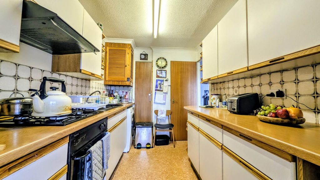 Property photo 3 of 7