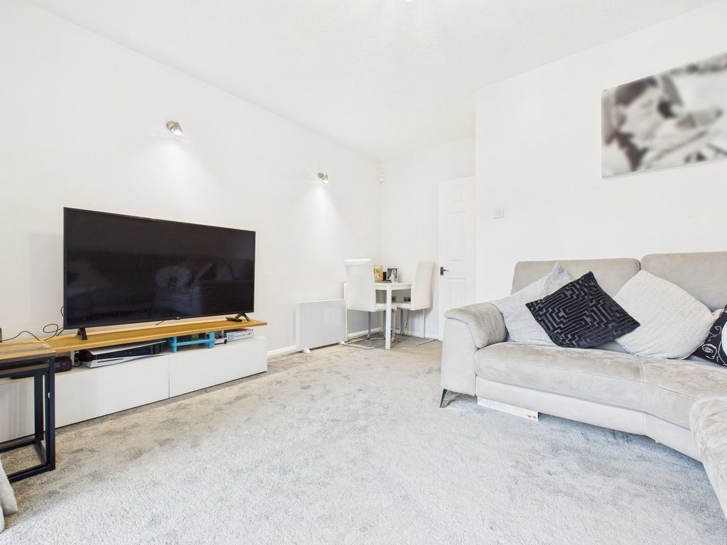 2 bed maisonette for saleCarnforth Road, Sompting BN15 photo 4