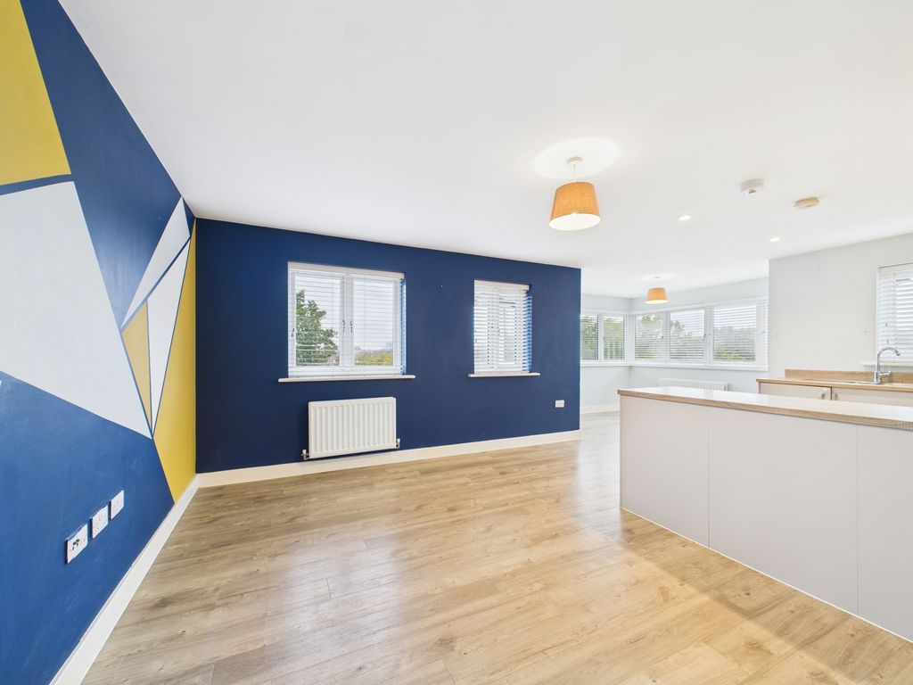 Property photo 3 of 14 Living Room