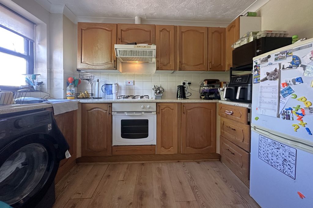 Property photo 3 of 11 Photo 6