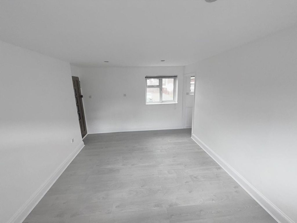 Property photo 1 of 12 01.Jpg