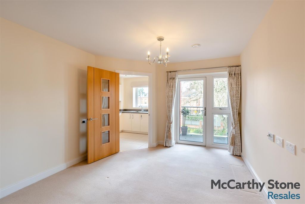 Property photo 2 of 22 8685486-Interior05.Jpg