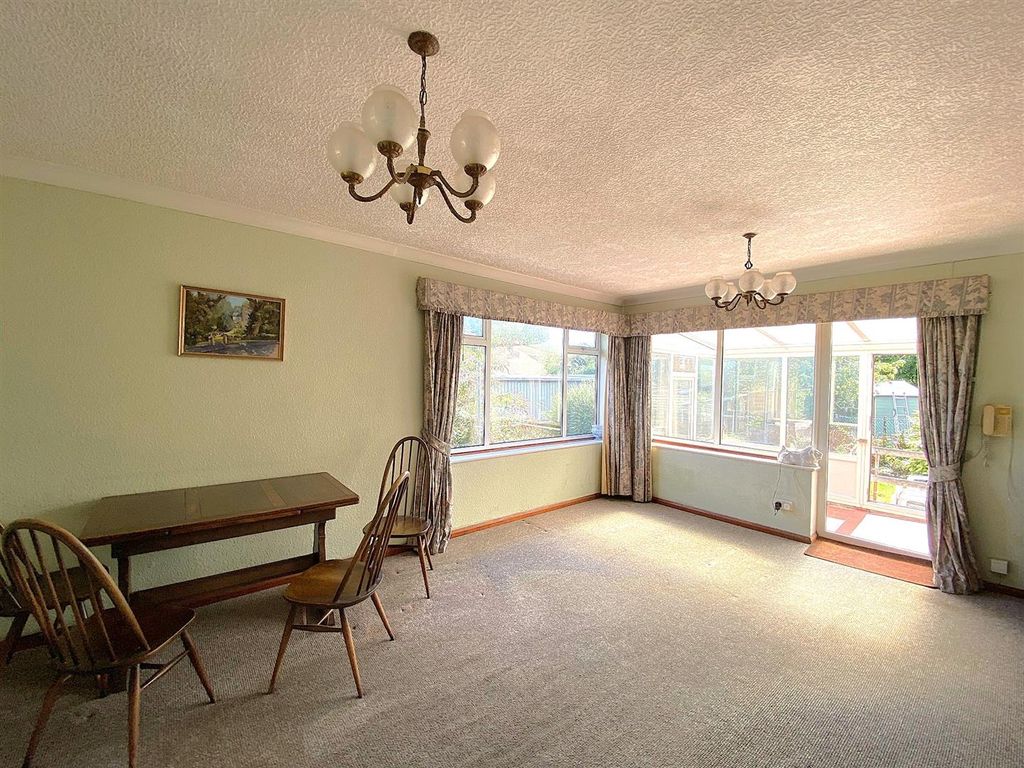 Property photo 3 of 14 6 Royston Gardens - Lounge1.Jpg