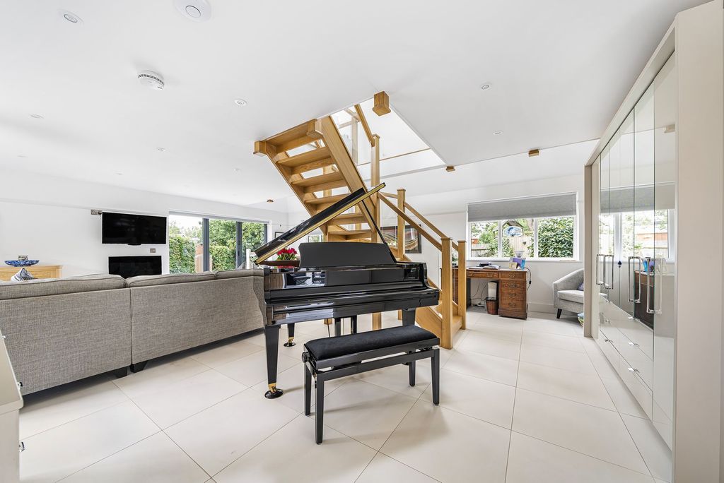 Property photo 3 of 36 Annex Living Room/Dining Room (1)