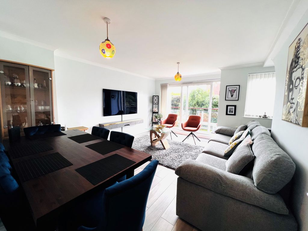 Property photo 2 of 9 Living Room