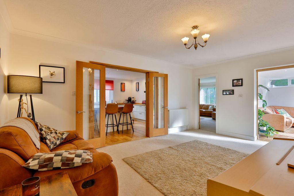 Property photo 1 of 33