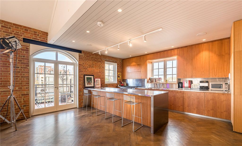 Property photo 2 of 15 Picture No. 11