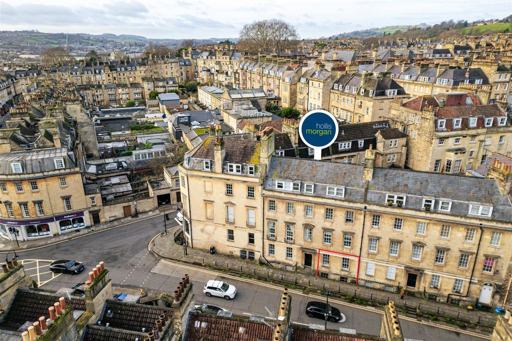 Property photo 1 of 23 Flat 2, 2 Fountain Buildings, Walcot, Bath BA1 5Du