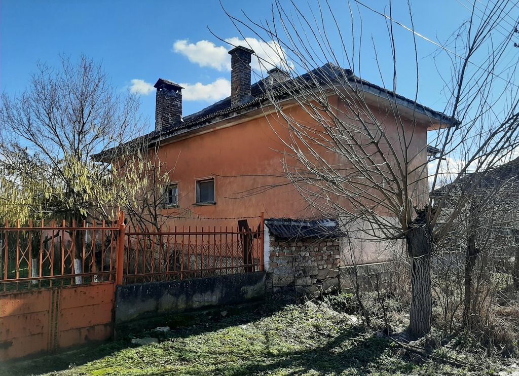 Property photo 3 of 6