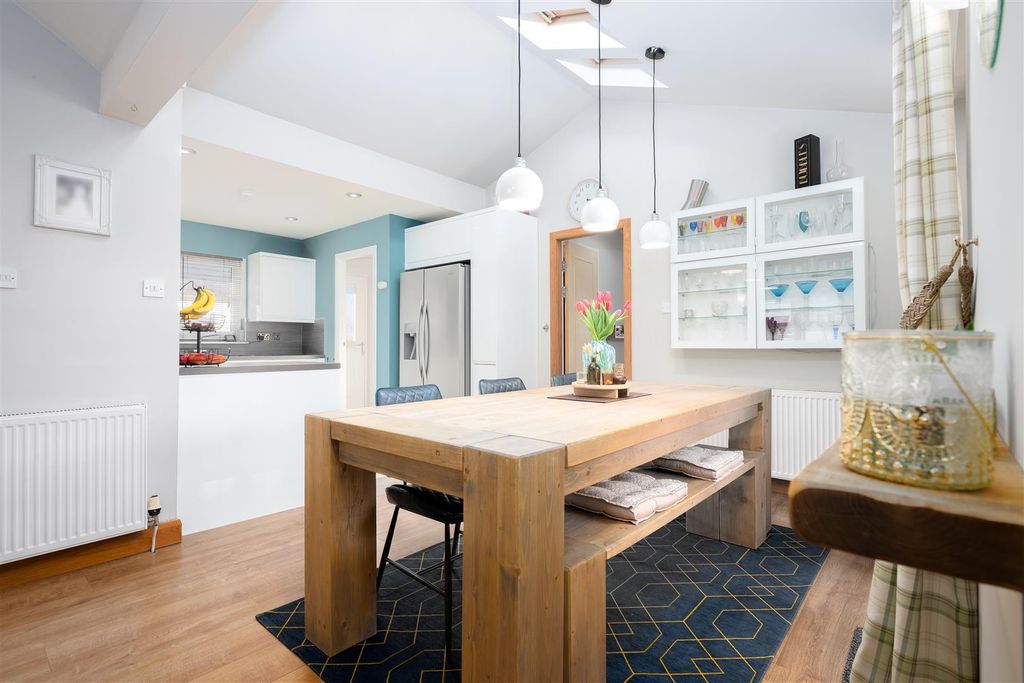Property photo 3 of 42 24Hunterhall-0011.Jpg