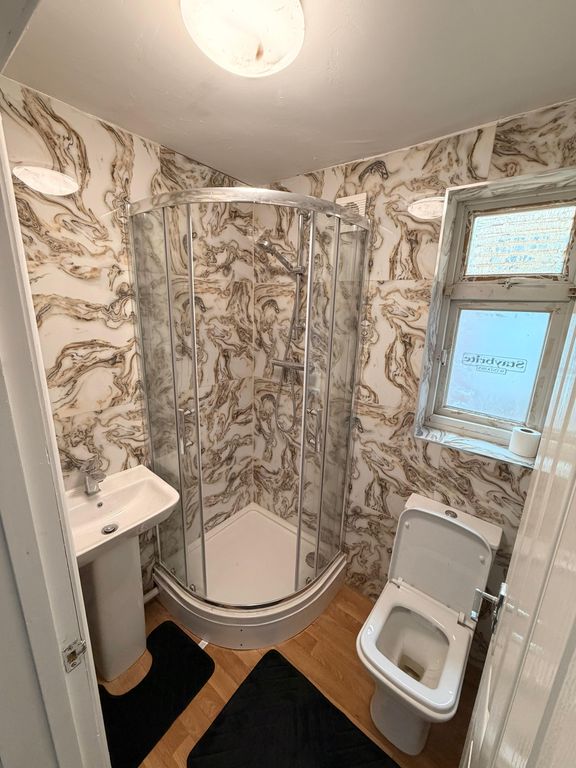 Property photo 1 of 4