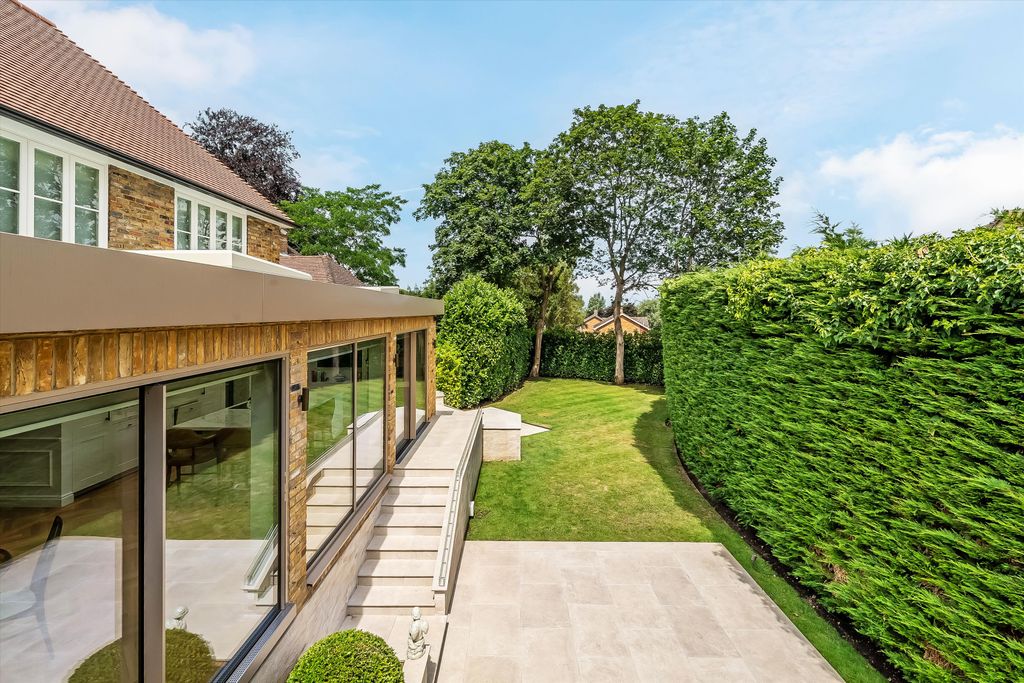Additional image 12 of 4 bed detached house for saleBroadwater Rise, Guildford, Surrey GU1