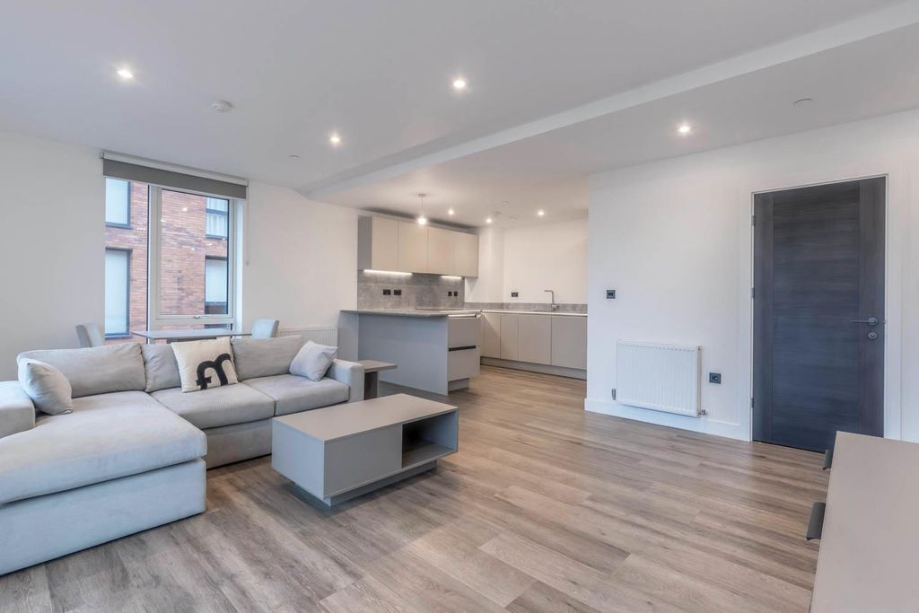 Property photo 3 of 24 Living/Dining Room