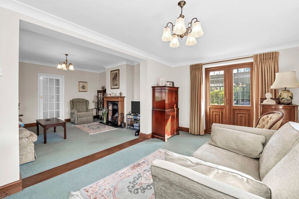 Property photo 3 of 23 Sitting Room