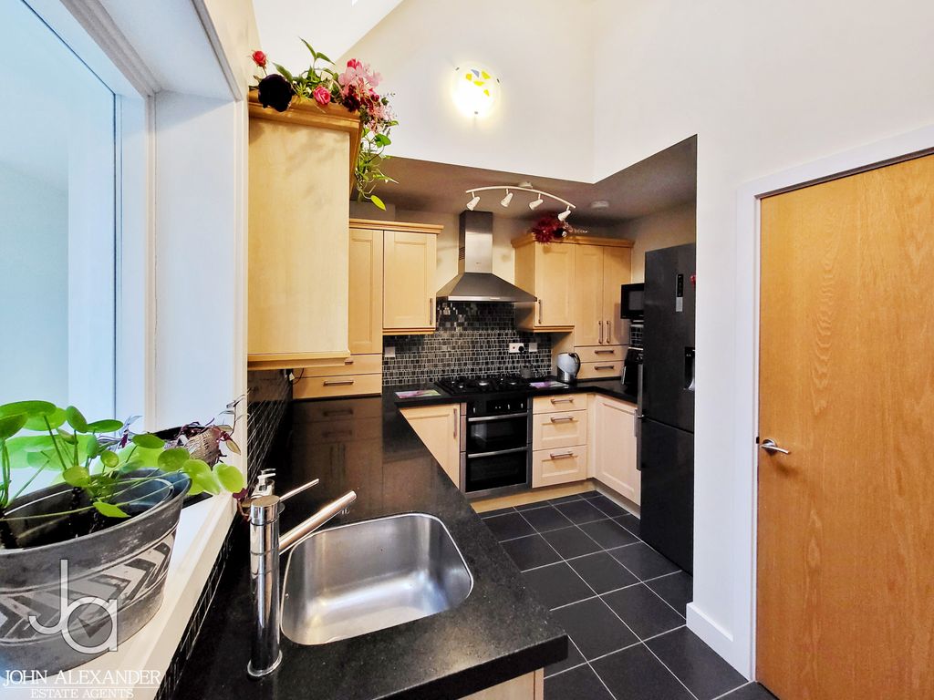 Property photo 3 of 13 20260205_110340