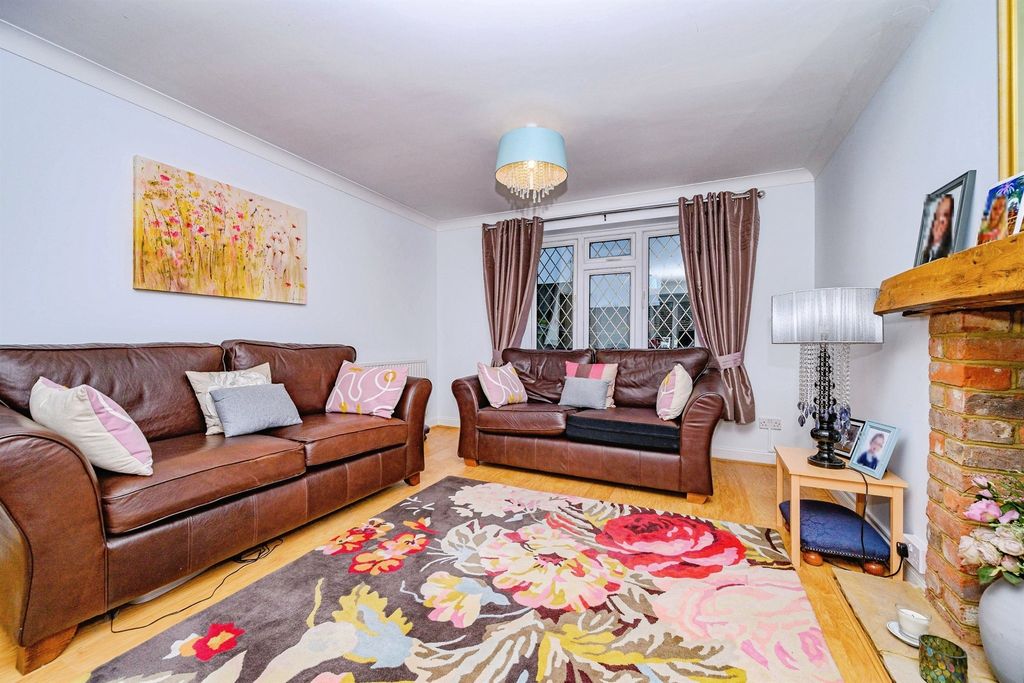 Property photo 2 of 19