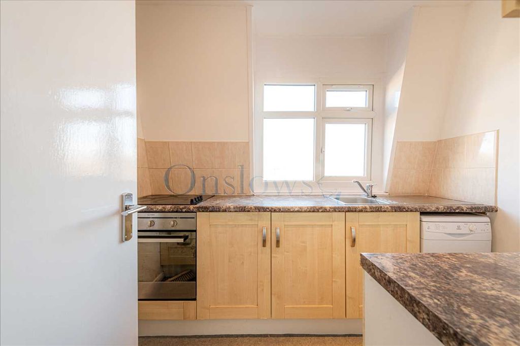 Property photo 3 of 19 Kitchen