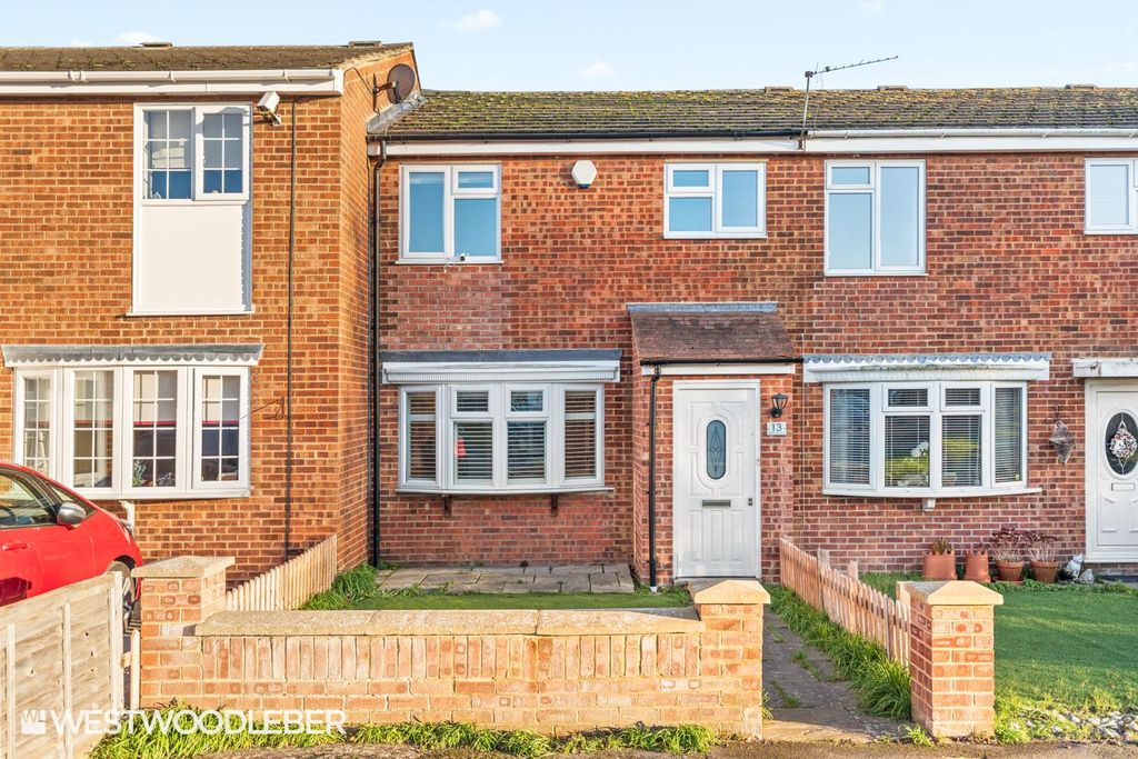 Property photo 1 of 24 Woolmansclose_2.Jpg