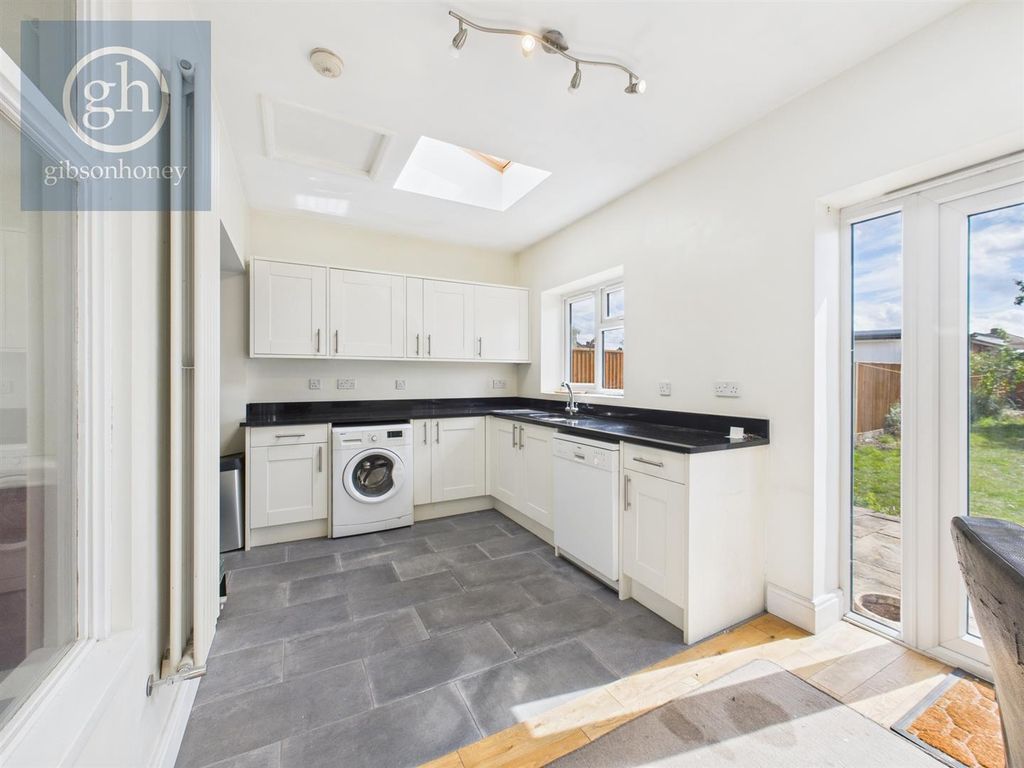 Property photo 3 of 14 Cam05080G0-Pr0163-Still008.Jpg