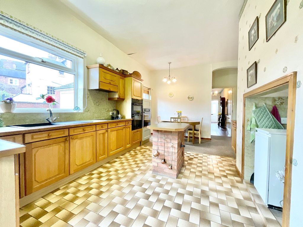 Property photo 2 of 30