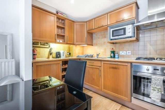 Property photo 3 of 10 Kitchen